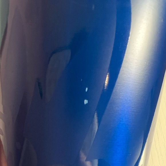 Straw missing. Chipped - Picture 3 of 3